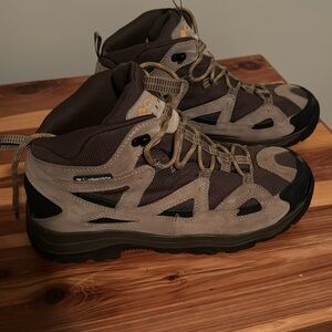 Columbia hiking boots size 13 men’s